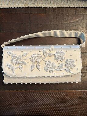 Vintage Emson Hand Made Hong Kong White Seed Bead Floral Clutch Bridal Bag🤍✨